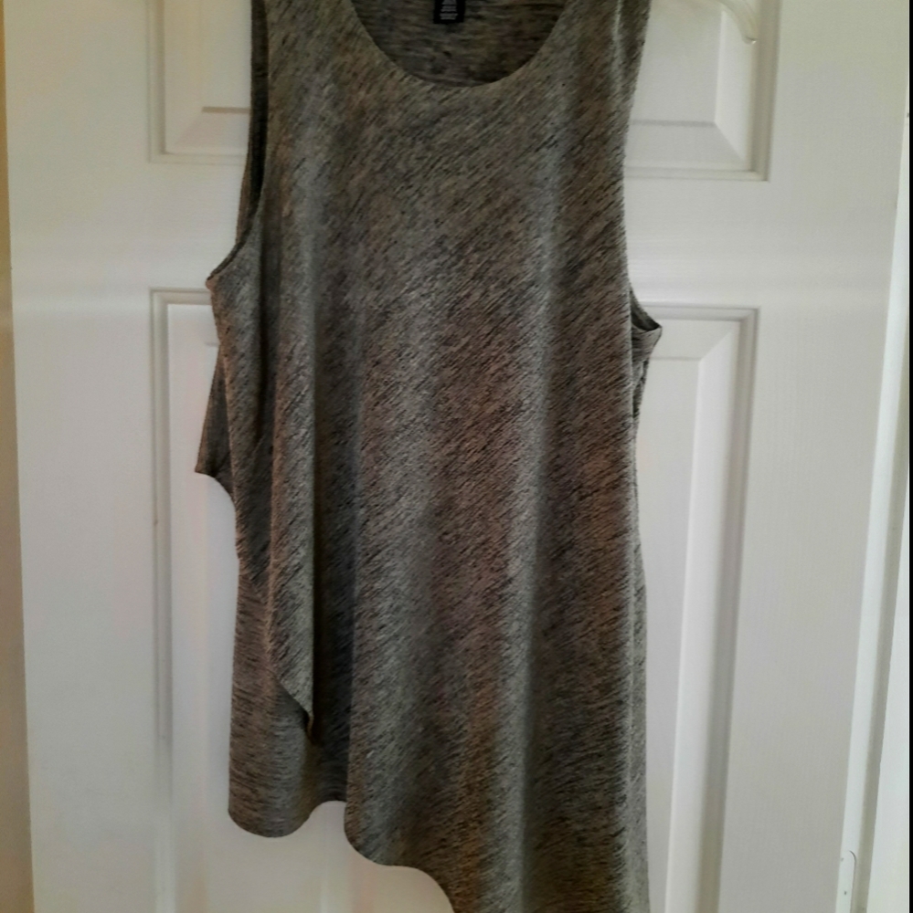 Beautiful shirt from WHBM in EUC!